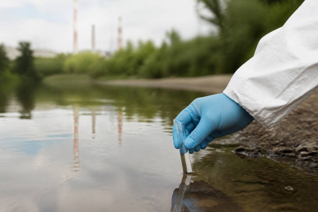 Acute effects from hazardous substances are a serious water contamination risk